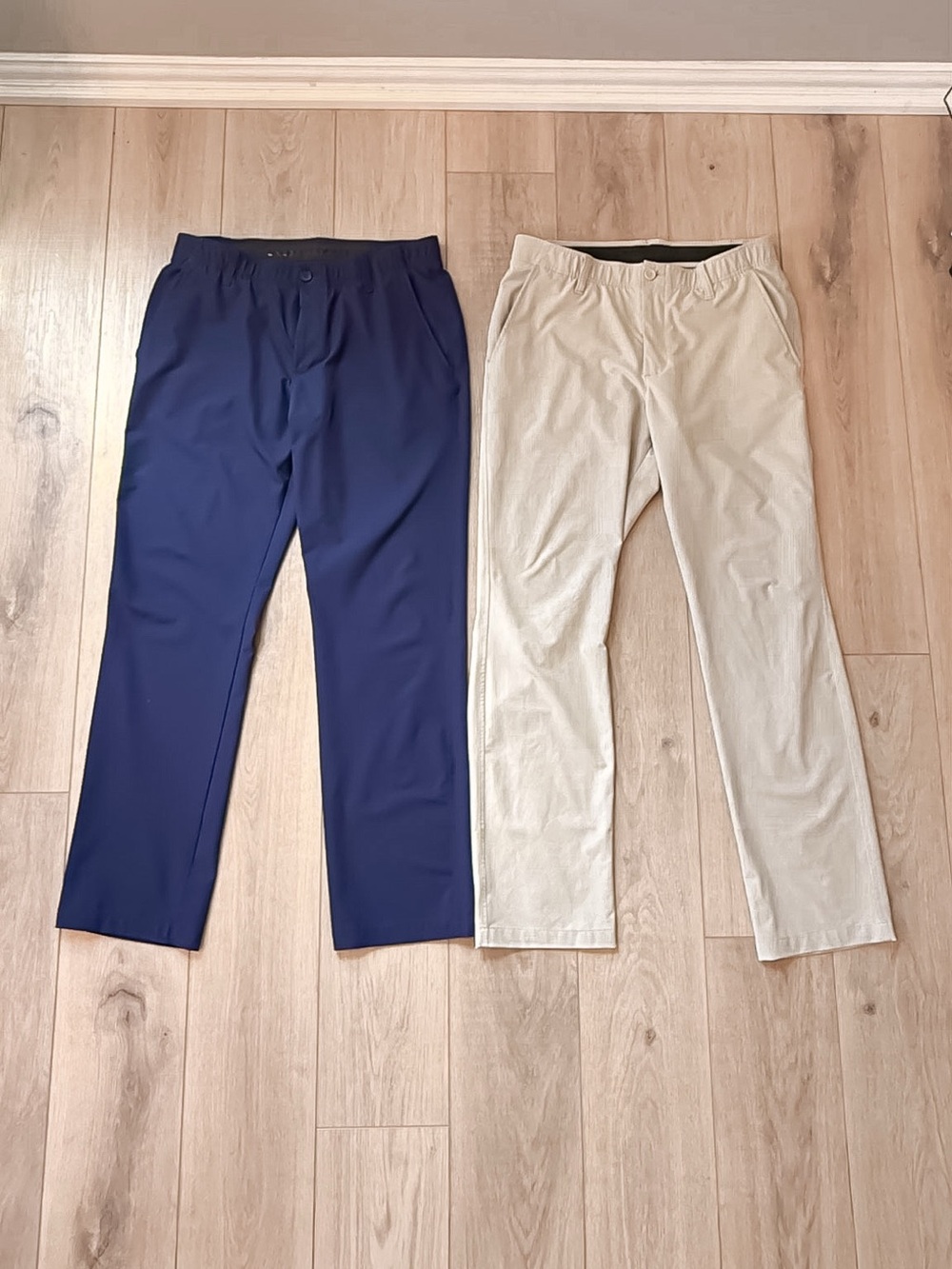 UNDER ARMOUR DRIVE GOLF PANTS BUNDLE IN NAVY AND KHAKI SIZE 35/32